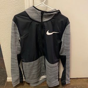 Mens Nike basketball fleece lined hooded jacket.